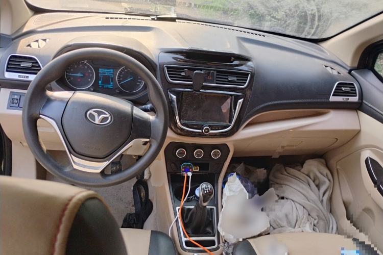 Used FAW Yingzhi 727 2017 1.5L Standard Edition Center Console