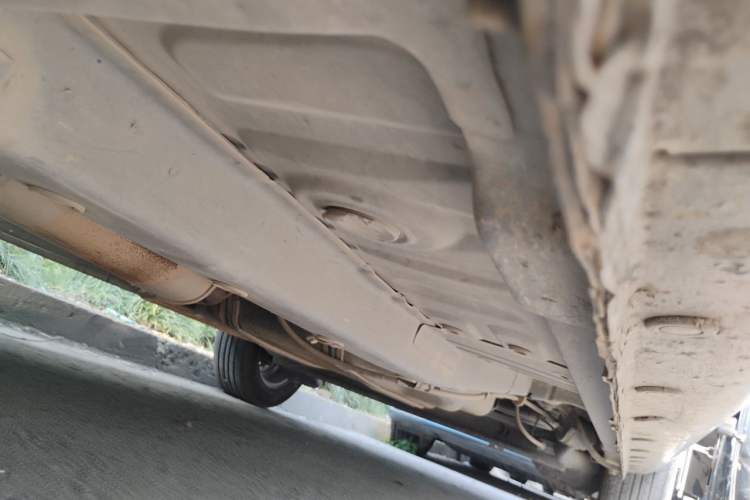 Used FAW Yingzhi 727 2017 1.5L Standard Edition Chassis Front Left