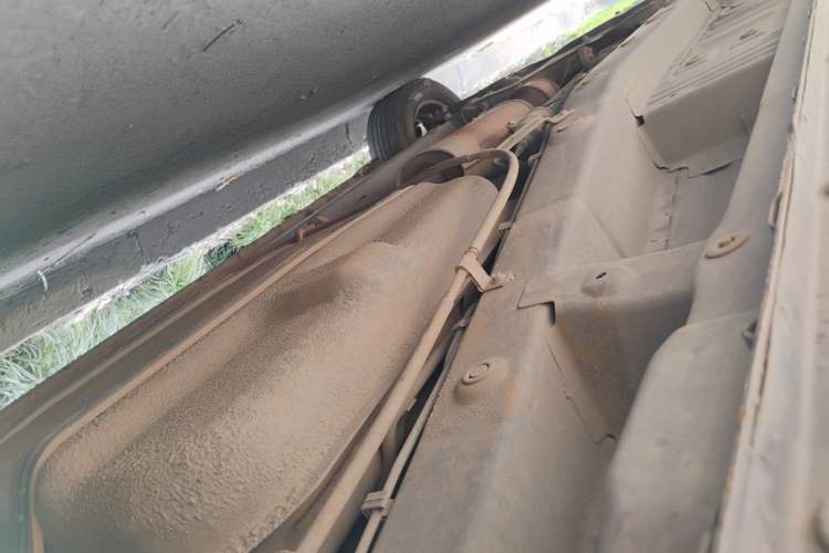 Used FAW Yingzhi 727 2017 1.5L Standard Edition Chassis Rear Left
