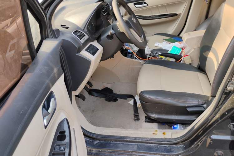 Used FAW Yingzhi 727 2017 1.5L Standard Edition Driver Seat