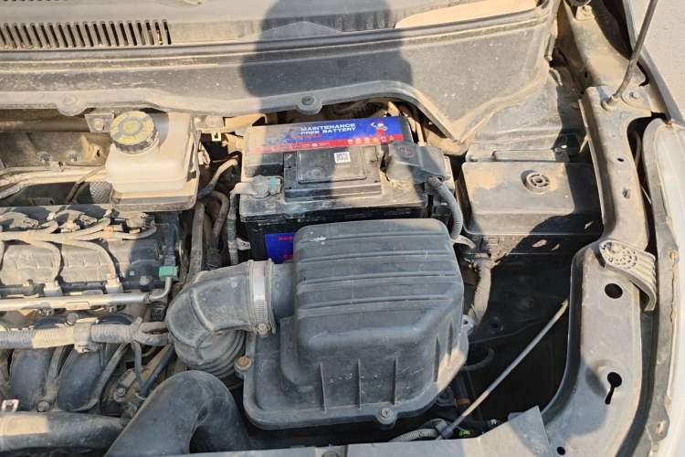 Used FAW Yingzhi 727 2017 1.5L Standard Edition Engine Bay Left