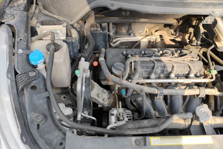 Used FAW Yingzhi 727 2017 1.5L Standard Edition Engine Bay Right