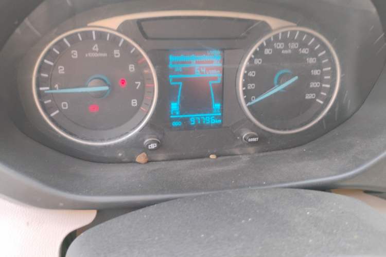 Used FAW Yingzhi 727 2017 1.5L Standard Edition Odometer Close Up