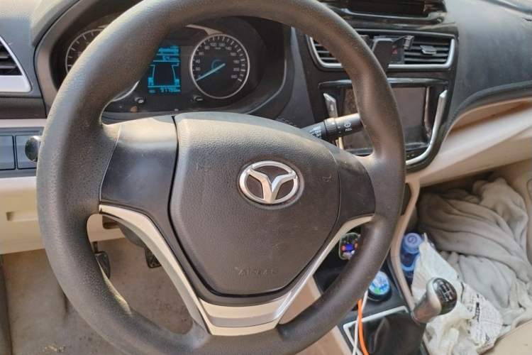 Used FAW Yingzhi 727 2017 1.5L Standard Edition Steering Wheel