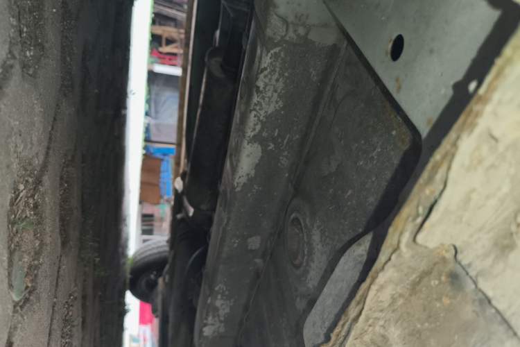 Used FAW Yingzhi 727 2017 1.5L Business Edition Chassis Front Left