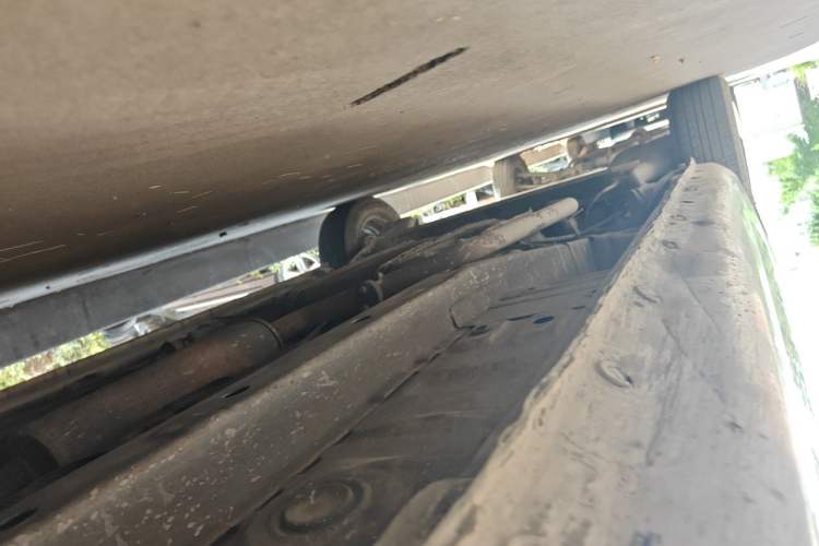 Used FAW Yingzhi 727 2017 1.5L Standard Edition Chassis Front Right