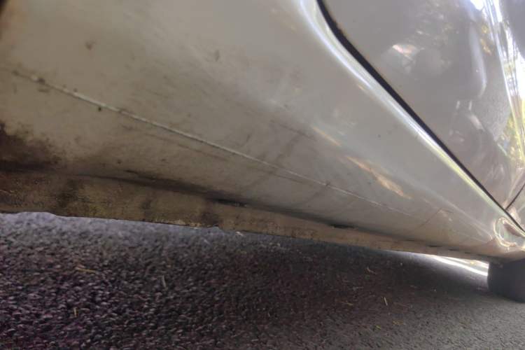 Used FAW Yingzhi 727 2017 1.5L Business Edition Chassis Rear Right