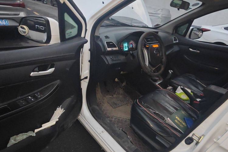Used FAW Yingzhi 727 2017 1.5L Standard Edition Driver Seat