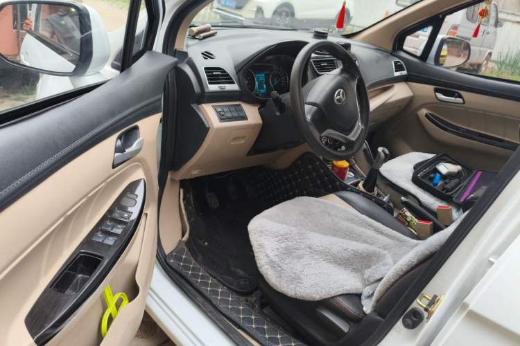 Used FAW Yingzhi 727 2017 1.5L Business Edition Driver Seat
