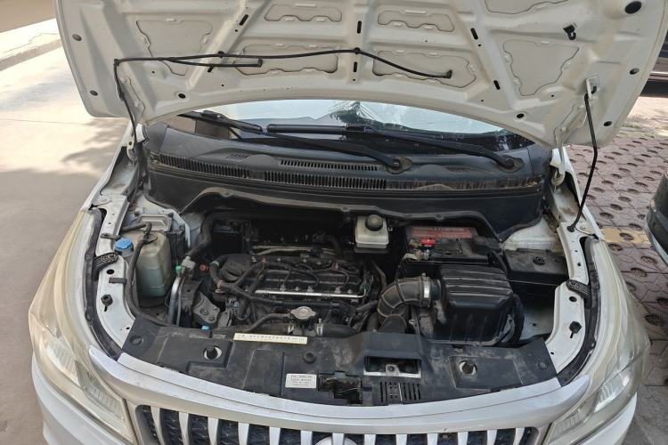 Used FAW Yingzhi 727 2017 1.5L Standard Edition Engine Bay