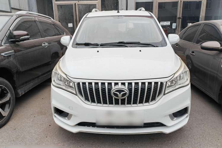 Used FAW Yingzhi 727 2017 1.5L Standard Edition Exterior 2