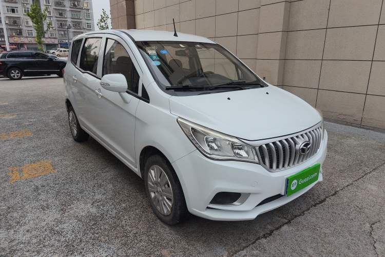 Used FAW Yingzhi 727 2017 1.5L Standard Edition Exterior 2