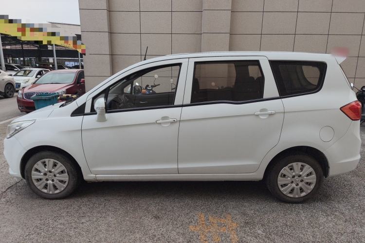 Used FAW Yingzhi 727 2017 1.5L Standard Edition Exterior 3