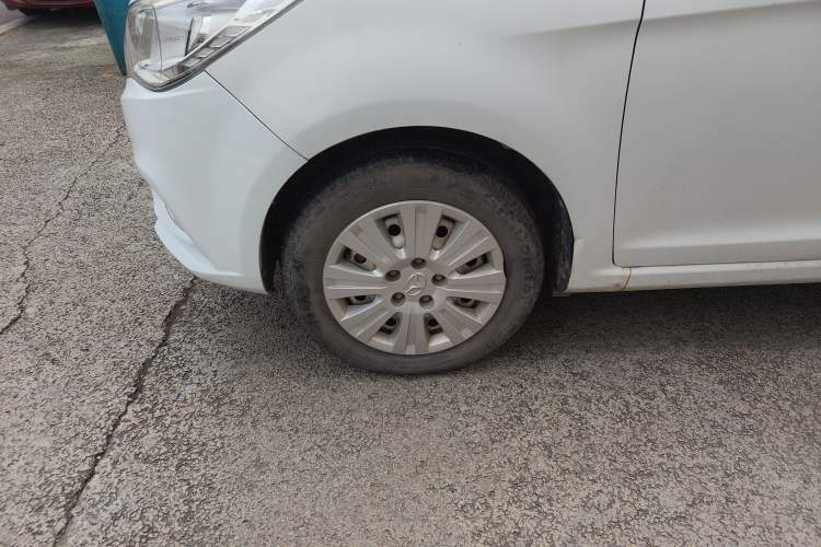 Used FAW Yingzhi 727 2017 1.5L Standard Edition Exterior 7