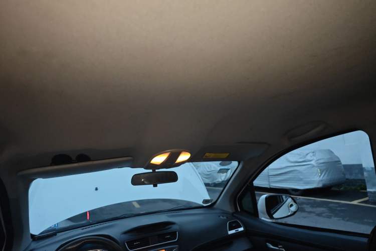 Used FAW Yingzhi 727 2017 1.5L Standard Edition Headliner