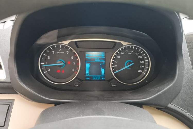 Used FAW Yingzhi 727 2017 1.5L Business Edition Instrument Cluster