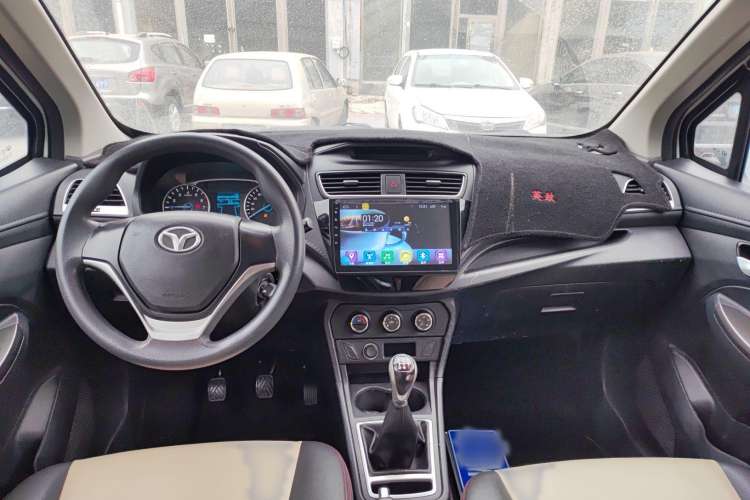 Used FAW Yingzhi 727 2017 1.5L Standard Edition Interior 2