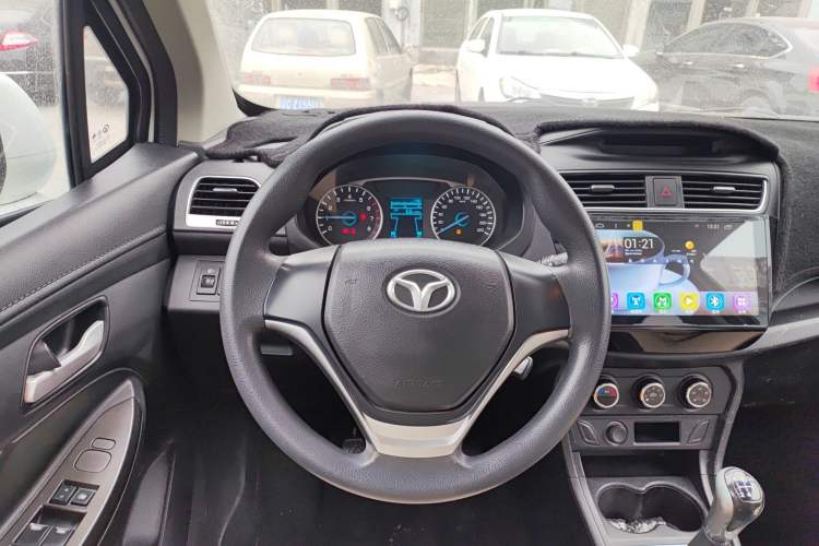 Used FAW Yingzhi 727 2017 1.5L Standard Edition Interior 3