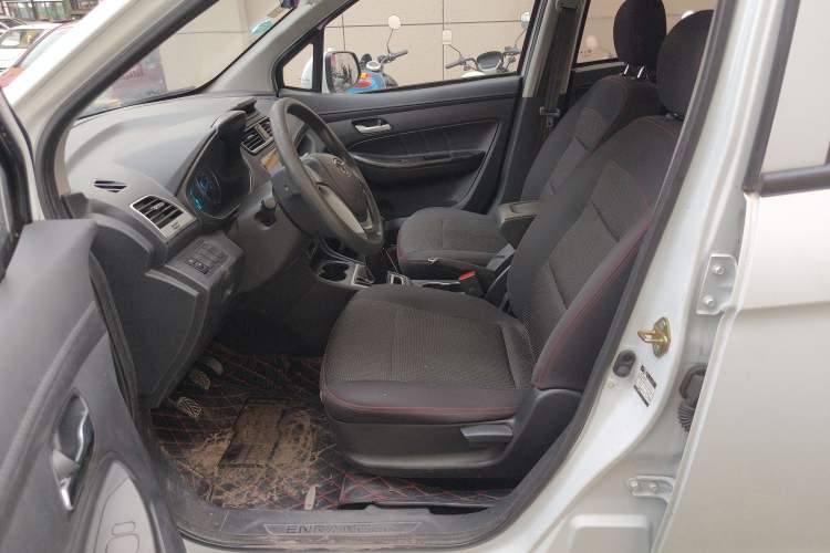 Used FAW Yingzhi 727 2017 1.5L Standard Edition Left Front Seat