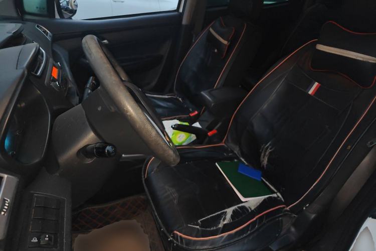 Used FAW Yingzhi 727 2017 1.5L Standard Edition Left Front Seat