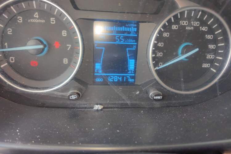 Used FAW Yingzhi 727 2017 1.5L Business Edition Odometer Close Up