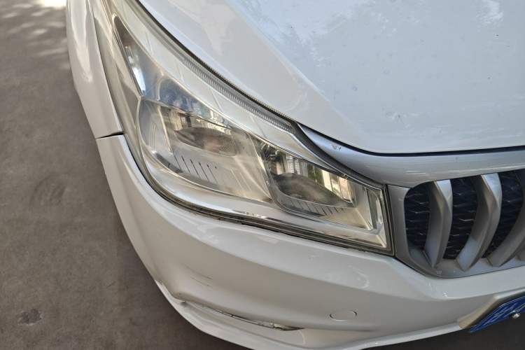 Used FAW Yingzhi 727 2017 1.5L Standard Edition Right Front Headlight