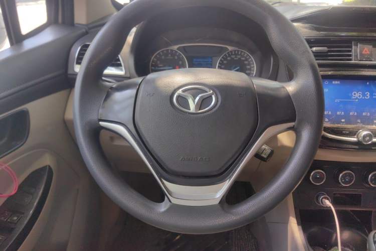 Used FAW Yingzhi 727 2017 1.5L Business Edition Steering Wheel