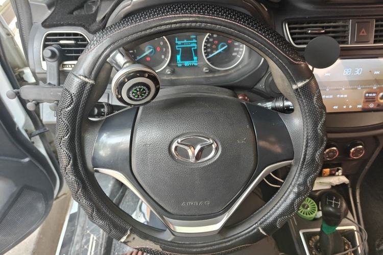 Used FAW Yingzhi 727 2017 1.5L Standard Edition Steering Wheel