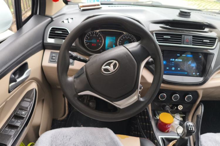 Used FAW Yingzhi 727 2017 1.5L Business Edition Steering Wheel