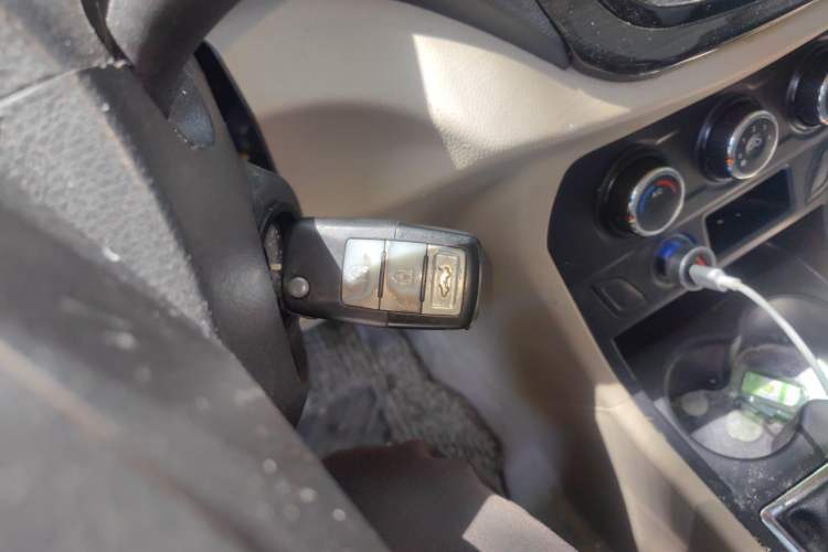 Used FAW Yingzhi 727 2017 1.5L Business Edition Vehicle Key