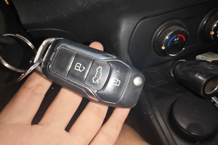 Used FAW Yingzhi 727 2017 1.5L Standard Edition Vehicle Key
