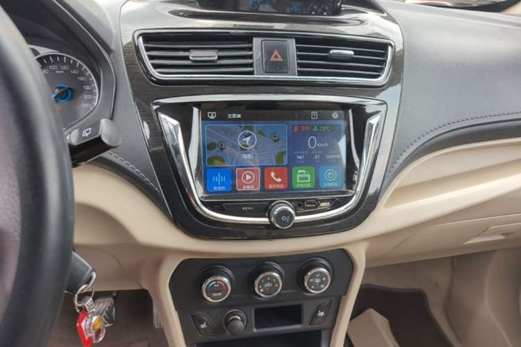 Used FAW Yingzhi 737 2015 1.5L Manual Deluxe Navigation Version Audio And AC Panel