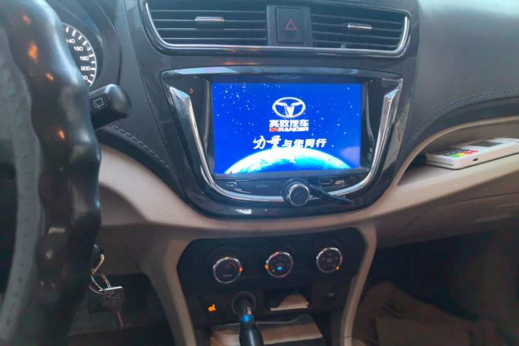 Used FAW Yingzhi 737 2015 1.5L Manual Deluxe Navigation Version Audio And AC Panel