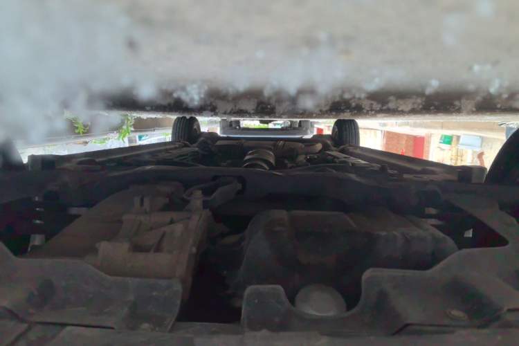 Used FAW Yingzhi 737 2015 1.5L Manual Deluxe Navigation Version Chassis Front