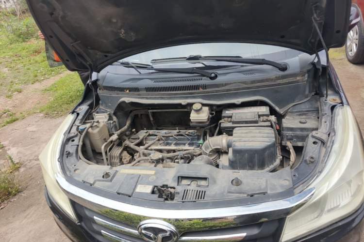 Used FAW Yingzhi 737 2015 1.5L Manual Deluxe Navigation Version Engine Bay