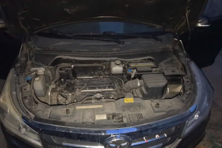Used FAW Yingzhi 737 2015 1.5L Manual Deluxe Navigation Version Engine Bay