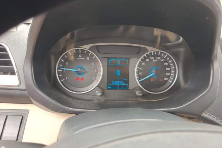 Used FAW Yingzhi 737 2015 1.5L Manual Deluxe Navigation Version Instrument Cluster