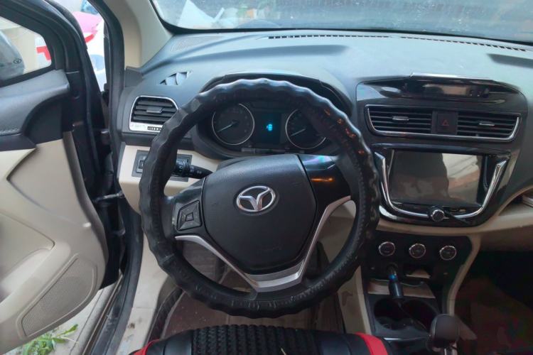 Used FAW Yingzhi 737 2015 1.5L Manual Deluxe Navigation Version Steering Wheel