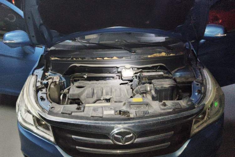 Used FAW Yingzhi 737 2015 1.5L Manual Deluxe Navigation Version Engine Bay