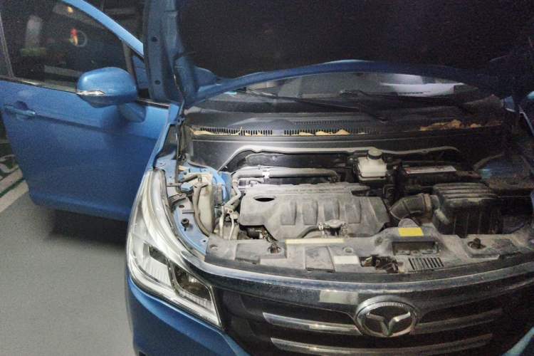 Used FAW Yingzhi 737 2015 1.5L Manual Deluxe Navigation Version Engine Bay Right