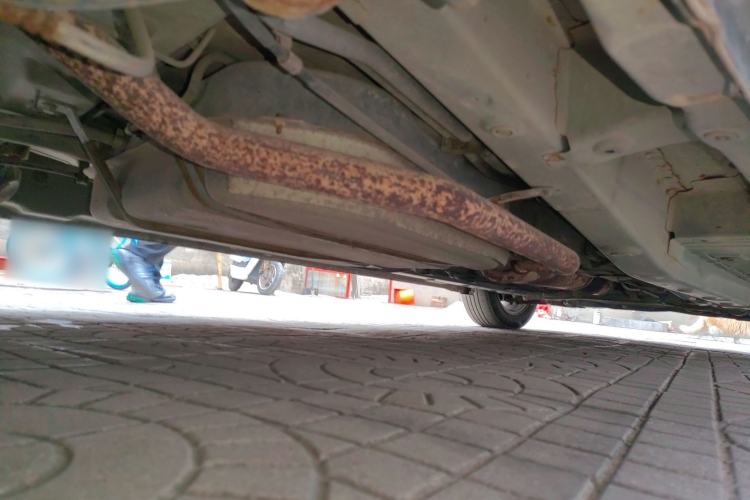 Used FAW Yingzhi 737 2015 1.5L Manual Deluxe Navigation Version Chassis Rear Right