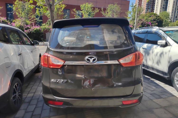 Used FAW Yingzhi 737 2015 1.5L Manual Deluxe Navigation Version Exterior 4