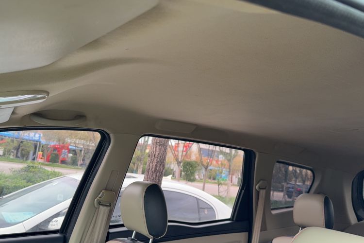 Used FAW Yingzhi 737 2015 1.5L Manual Comfort Model Roof