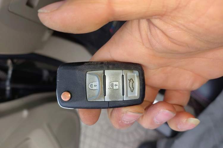 Used FAW Yingzhi 737 2015 1.5L Manual Deluxe Navigation Version Vehicle Key