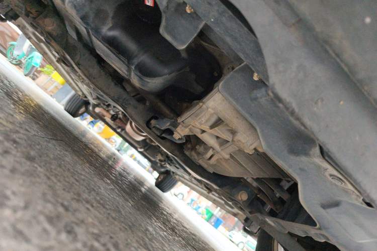 Used FAW Yingzhi 737 2015 1.5L Manual Elite Edition Chassis Front