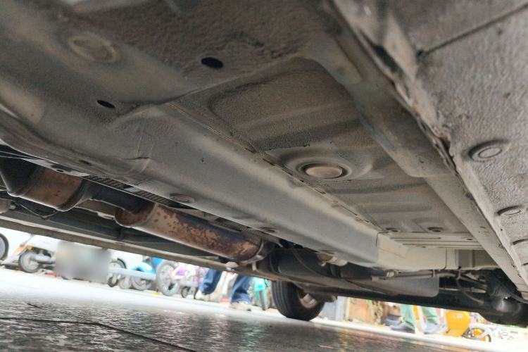 Used FAW Yingzhi 737 2015 1.5L Manual Elite Edition Chassis Front Left