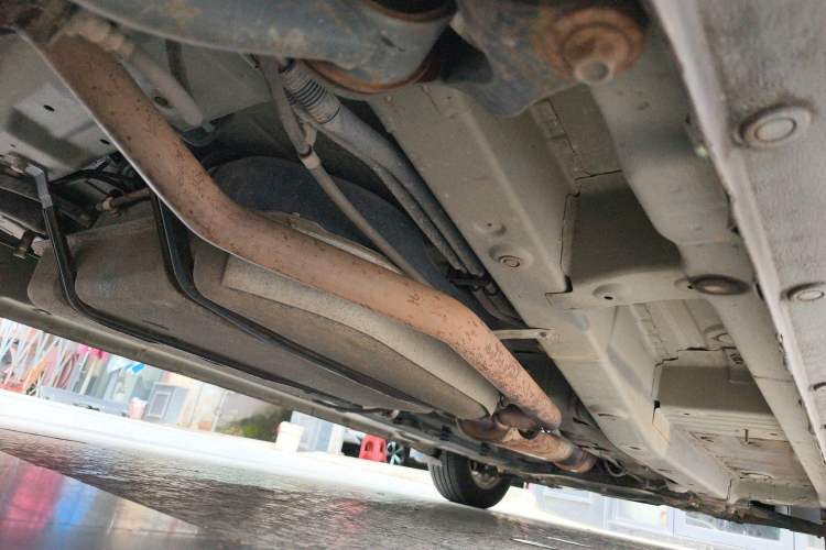 Used FAW Yingzhi 737 2015 1.5L Manual Elite Edition Chassis Rear Right