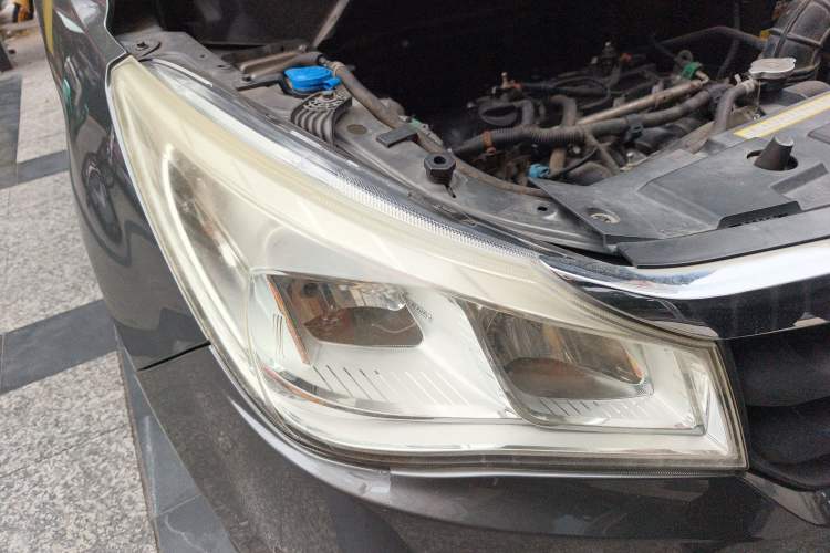 Used FAW Yingzhi 737 2015 1.5L Manual Elite Edition Right Front Headlight