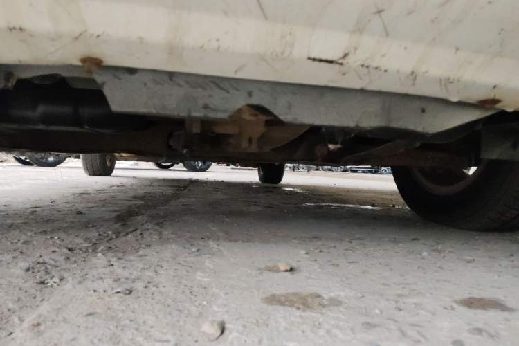 Used FAW Yingzhi 737 2015 1.5L Manual Deluxe Navigation Version Chassis Front