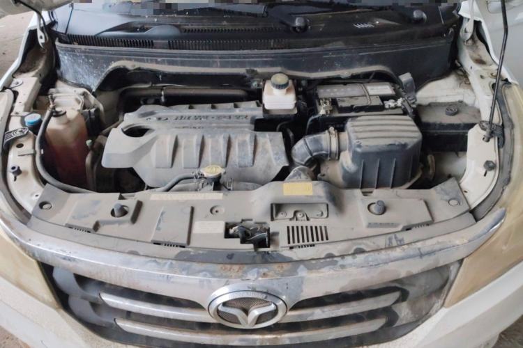 Used FAW Yingzhi 737 2015 1.5L Manual Deluxe Navigation Version Engine Bay